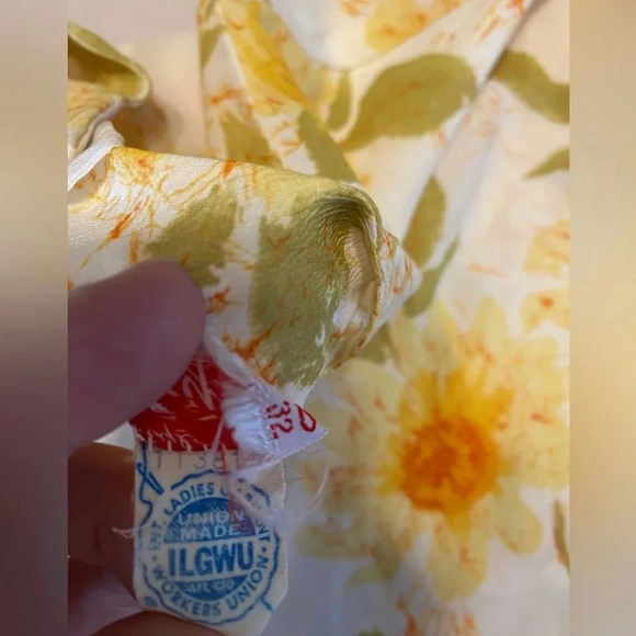 Vintage Styled By Sybil Sunflower Button Back Shirt - Picture 7 of 10